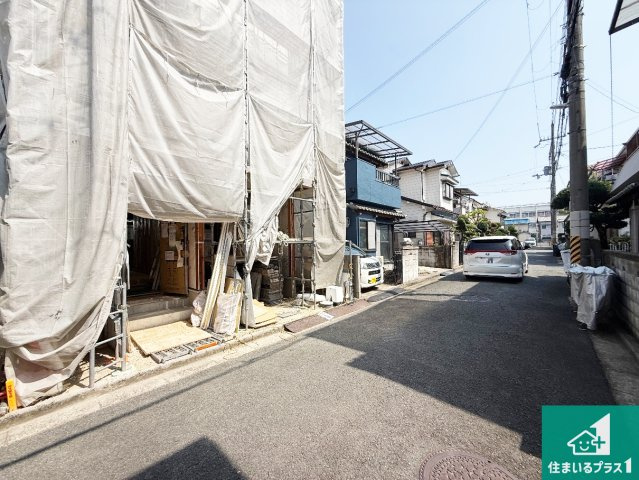 藤井寺市大井　新築一戸建ての前面道路含む現地写真|周辺は落ち着いた街並みの住宅地！子育てがしやすい住環境です！まだ未完成ですが、現地でしかわからない事もございます。是非一度ご覧ください。