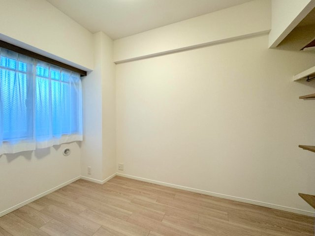 コスモ蕨センターコートの子供部屋|洋室4.1帖　間取り図右上のお部屋