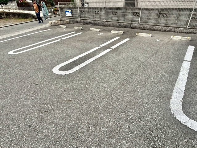 サングレイスAの駐車場
