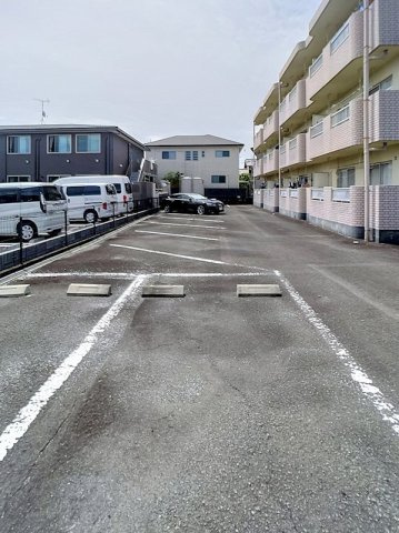 ベルク青葉 の駐車場