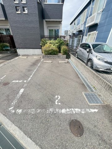 ルシアコート庄の駐車場