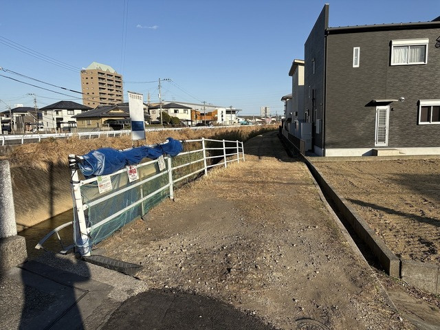 花ヶ島町観音免の前面道路含む現地写真