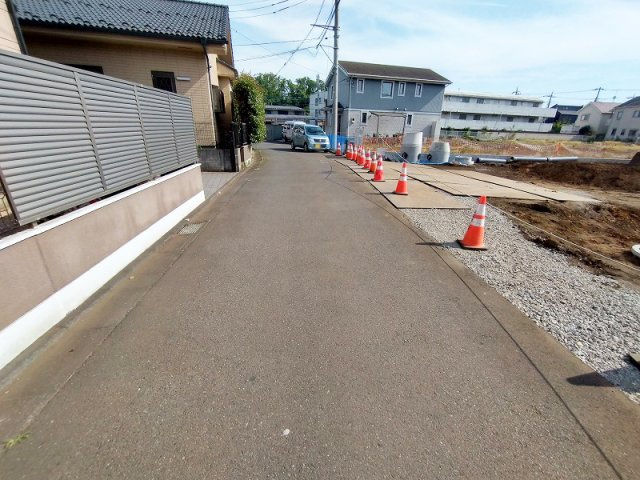 【前面道路含む現地写真】 | 東久留米市中央町1丁目　建築条件無売地　全4区画　(保谷店) | 緑豊かな住宅地でのびのびとした暮らしを実現。