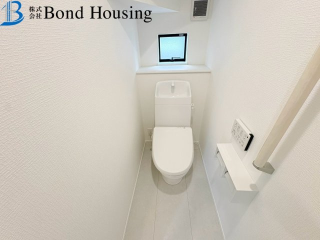 南間口で日当たり良好　玉津町今津379番9　新築戸建の洋室