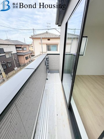 南間口で日当たり良好　玉津町今津379番9　新築戸建の洋室