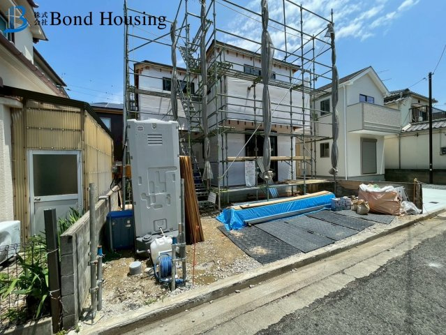 南間口で日当たり良好　玉津町今津379番9　新築戸建の前面道路含む現地写真