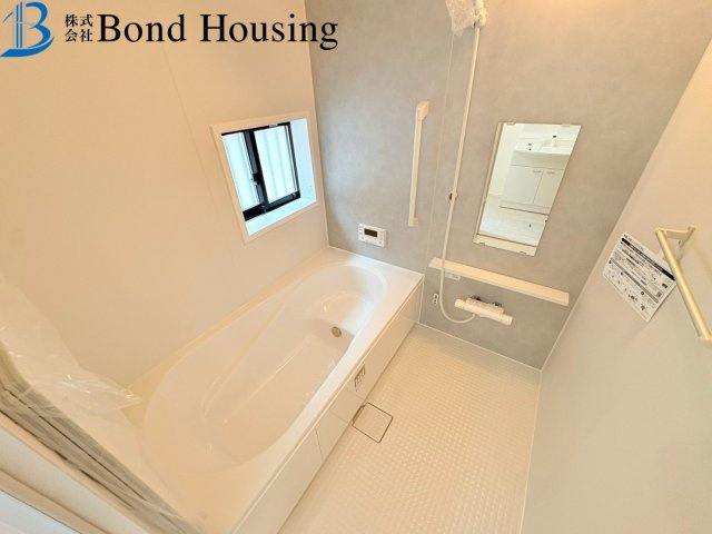 南間口で日当たり良好　玉津町今津379番9　新築戸建の浴室