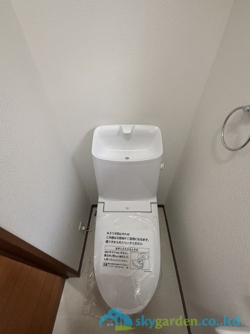 伊勢原市高森台1丁目　中古戸建のトイレ
