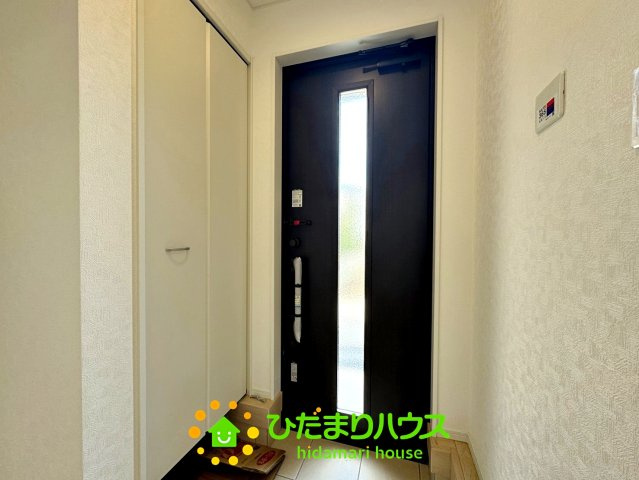 宮代町中島第10　新築一戸建て　クレイドルガーデンの玄関