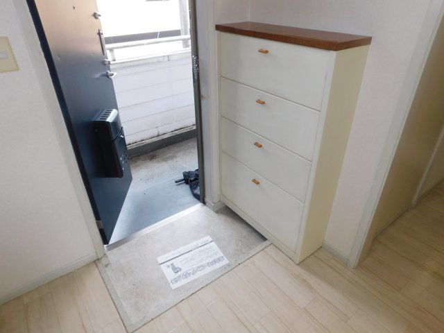 エランドールBの玄関|同タイプ別のお部屋の写真。