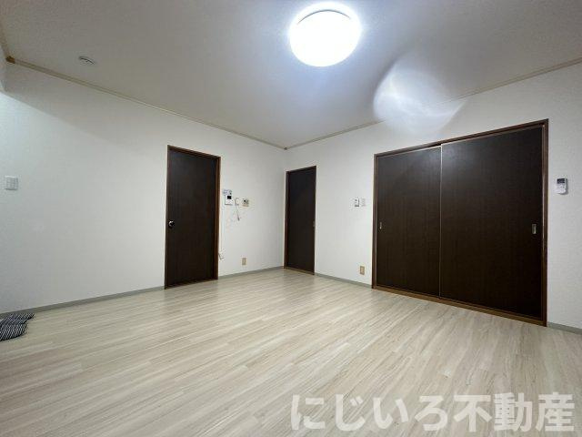 セジュール吉岡Cの居間・リビング