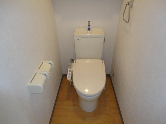 メゾン・酒屋辻のトイレ|シャワー付トイレ