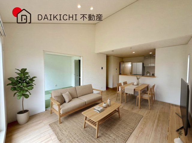 【居間・リビング】 | 加須市北下新井第6　新築戸建　全5棟　2号棟 | ※CGで加工しています。※家具付き販売ではございません。								