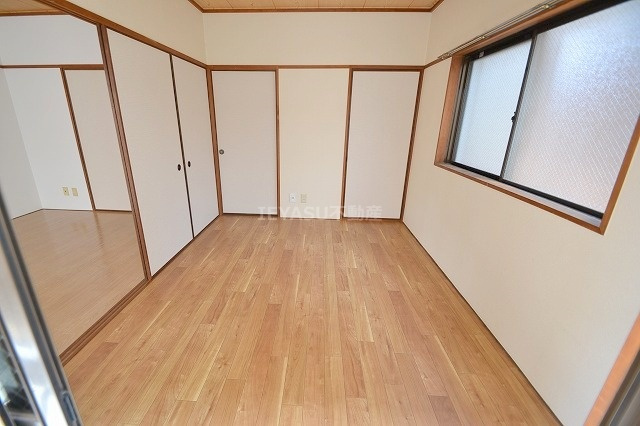 リラ船本の内装