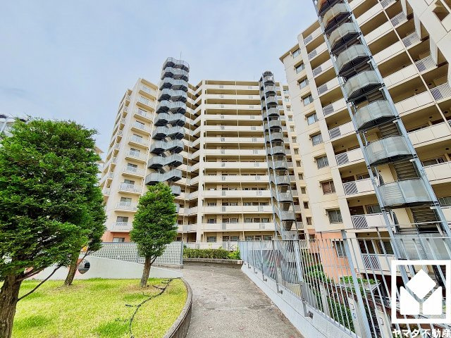 西宮マリナパークシティ海のまち四番館の外観|全居室に窓がございます。明るい陽光がたっぷり差し込む心地よい生活空間です。