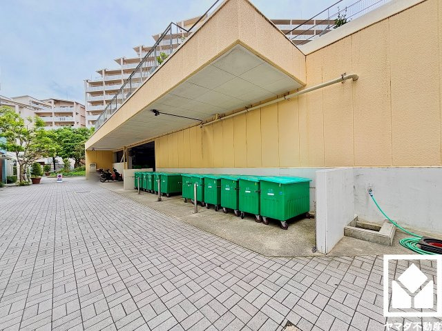 西宮マリナパークシティ海のまち四番館のその他共用部分|衛生面への配慮もうかがえる、心地よく利用できるごみ置き場です。