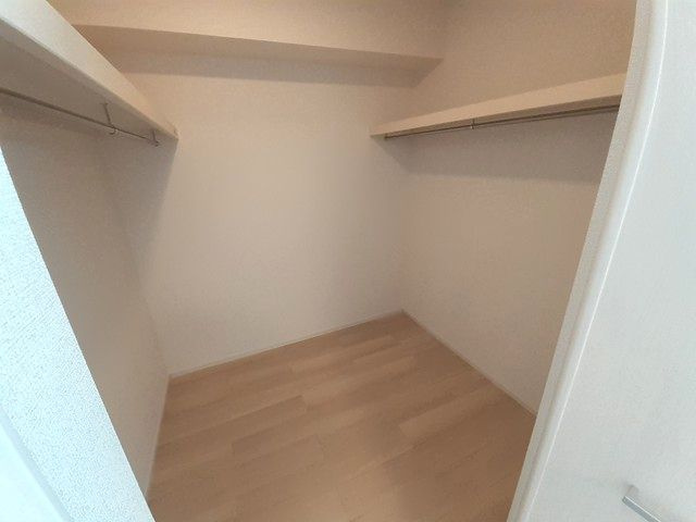 ヴィラ　ドゥ　グレーヌ梅ケ谷Dの収納
