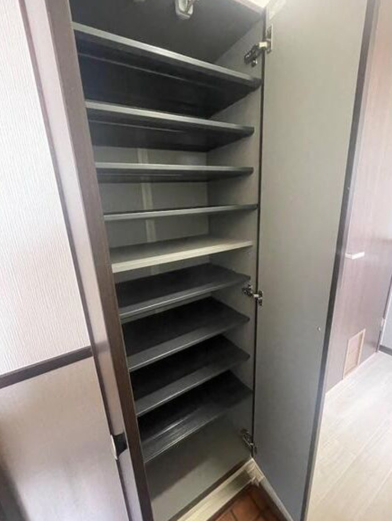 アーバン松本（借上）の玄関