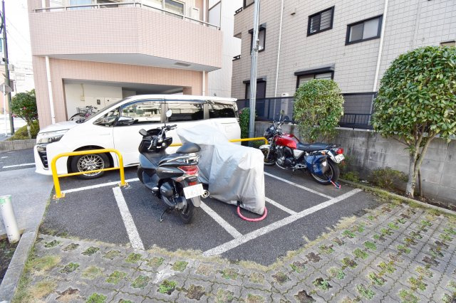 グランヴァン亀戸Reの駐車場