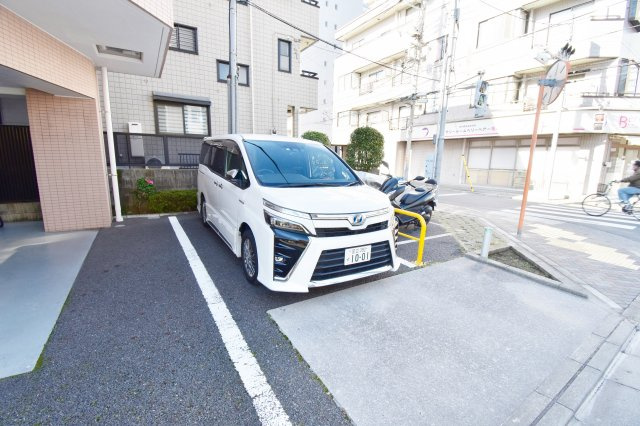 グランヴァン亀戸Reの駐車場