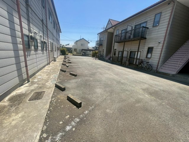 太田市藪塚町1棟アパートの駐車場