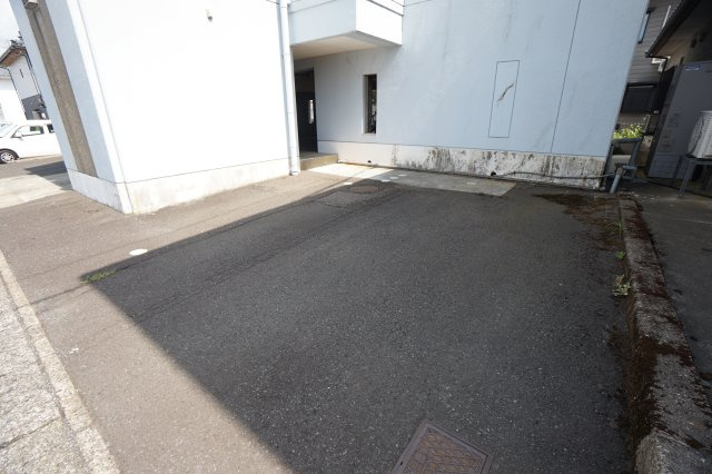 コーポあおき2の駐車場