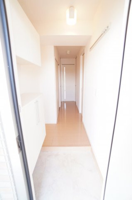 【玄関】 | アールグレイ B | ※同物件・反転タイプの写真です。
