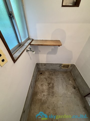 秦野市北矢名　中古戸建のランドリースペース