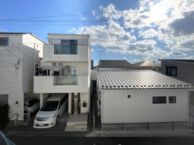 テラスハウスヴィップ東長崎の展望|陽当り良好の南向きバルコニーで、お洗濯物干しもはかどります。

現地ご見学希望・資料請求などお気軽にお問い合わせ下さい！
03-5990-5201