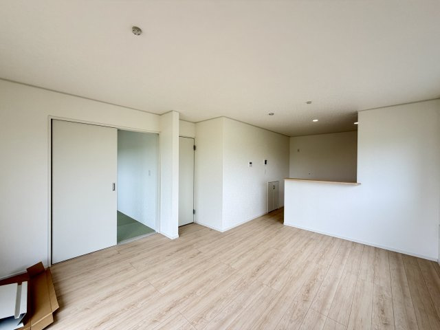 【居間・リビング】 | 加須市北下新井第6　新築戸建　全5棟　4号棟 | ※CGで加工しています。※家具付き販売ではございません。								