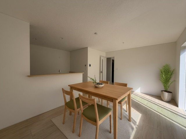 【現地画像あり】厚木市三田南第9　新築戸建　全1棟の居間・リビング|※AIホームステージング加工済（イメージ）