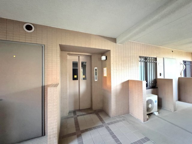 東急ドエル・アルス戸田のその他共用部分|エレベーターホール
