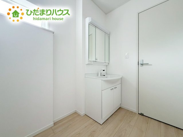 いわき市平谷川瀬第2　新築戸建　1号棟の独立洗面台|朝シャンや日々のお手入れにも便利なシャワー付き洗面化粧台♪