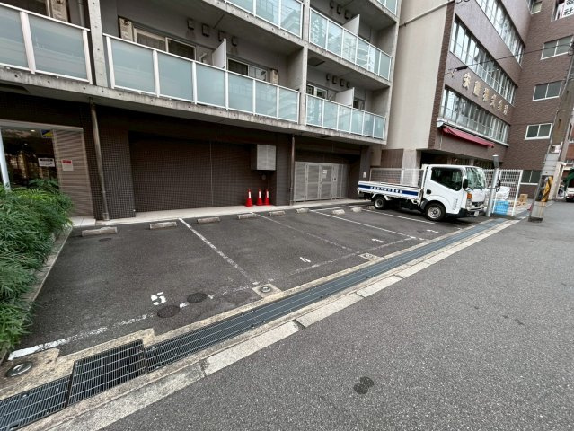 ルクレ新町レジデンスの駐車場