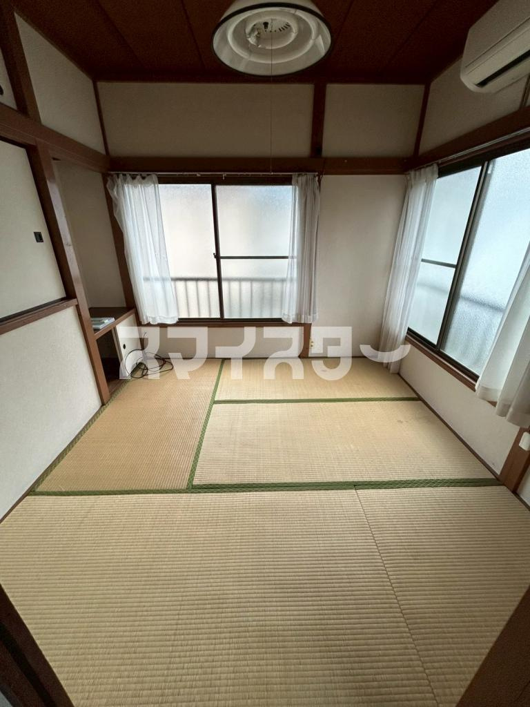 小平市小川西町３丁目のアパートの和室