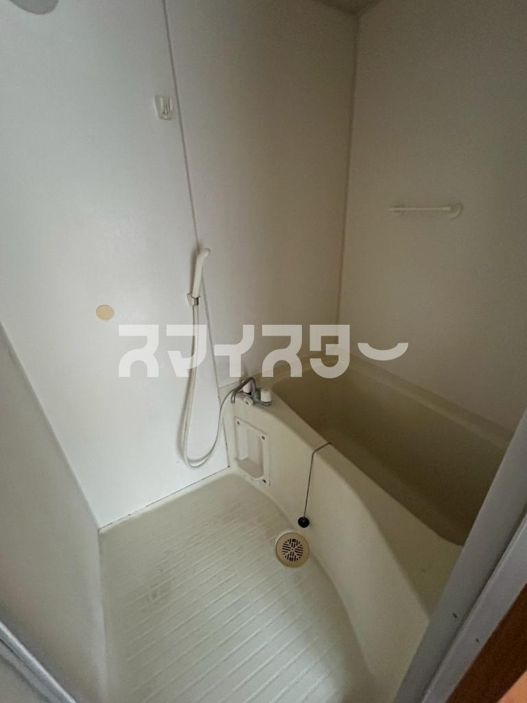 小平市小川西町３丁目のアパートの浴室