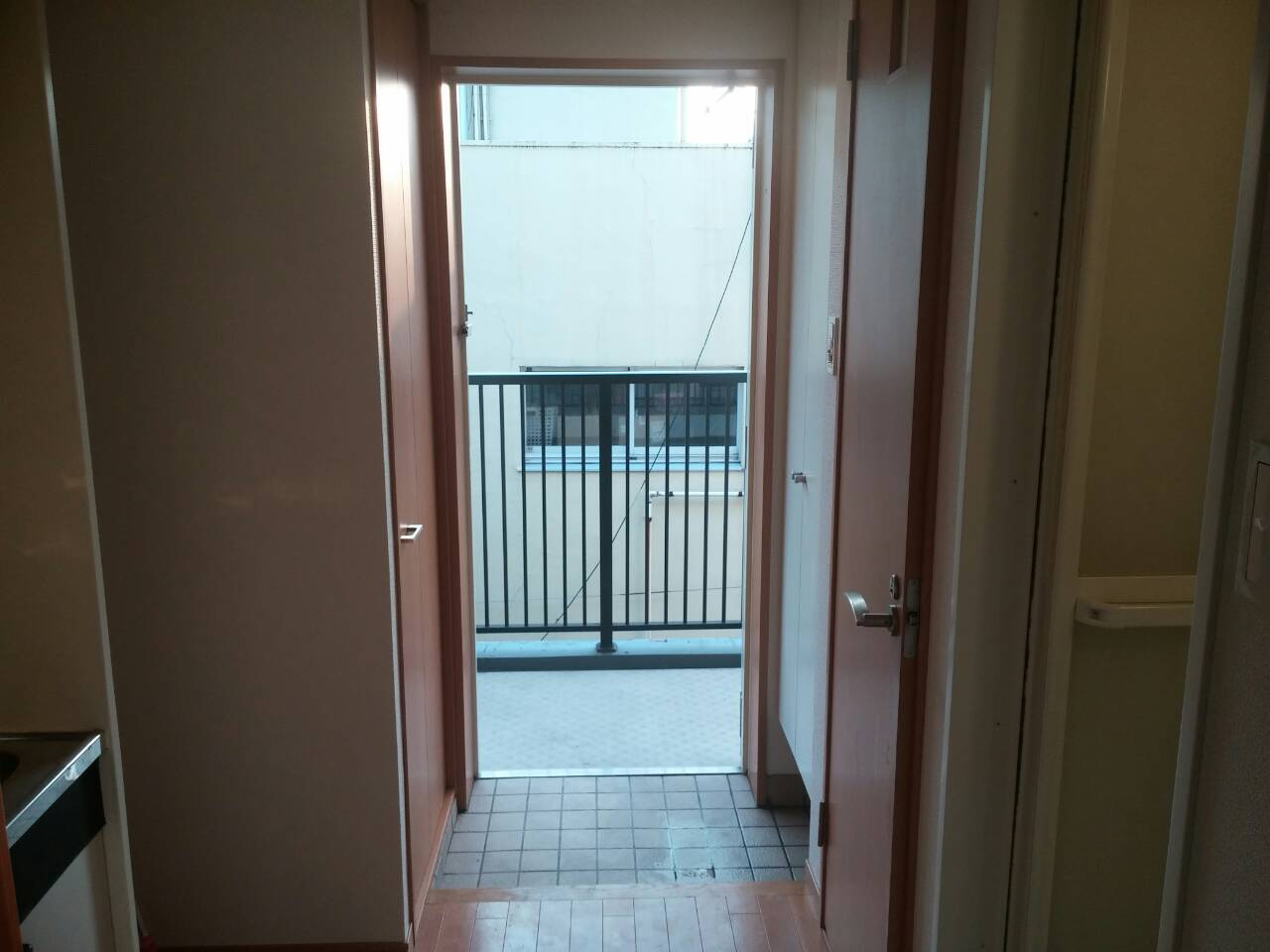 ラハイナ東新宿の玄関
