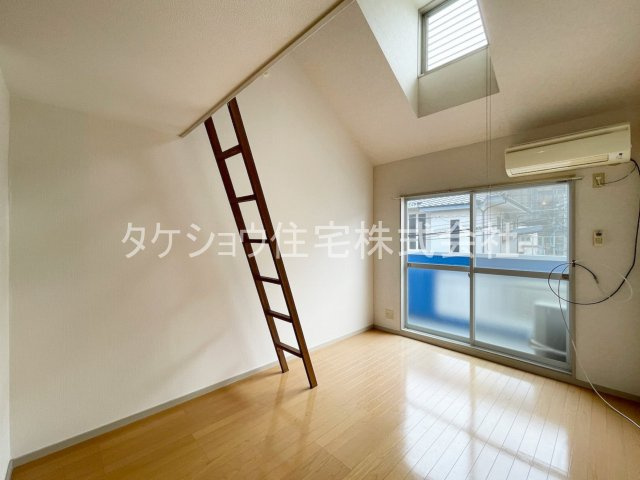 クィーンコート井尻の洋室|※203です。