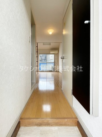 クィーンコート井尻の玄関|※203です。