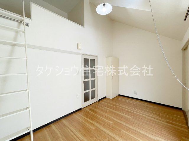 ドリームヒルズ井尻の洋室|※203です。