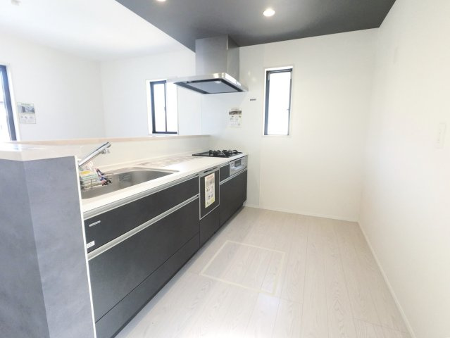 鳥栖市桜ケ丘町の新築一戸建のキッチン|きれいなキッチンです