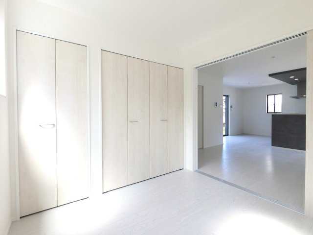 鳥栖市桜ケ丘町の新築一戸建の洋室|広々とした洋室です