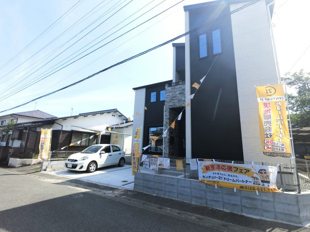 鳥栖市桜ケ丘町の新築一戸建の前面道路含む現地写真|前面道路含む現地写真です