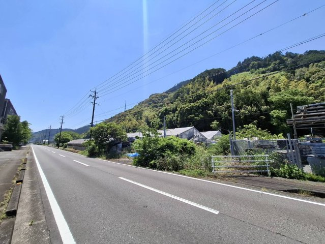 売土地　静岡市葵区富厚里の前面道路含む現地写真|山々を望む開放感ある立地。四季を感じる環境です。