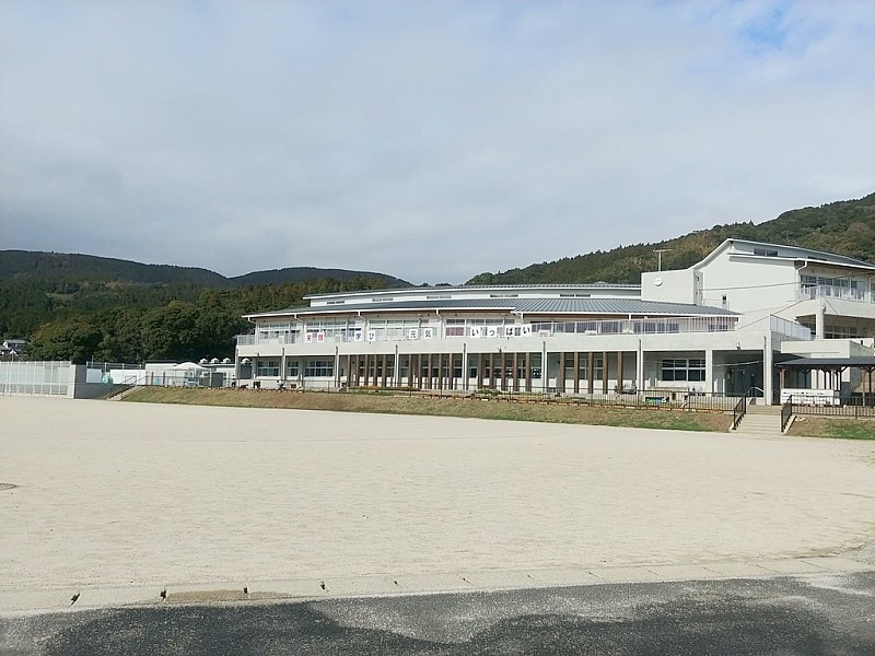 世知原町栗迎土地の周辺