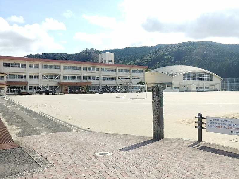 世知原町栗迎土地の周辺