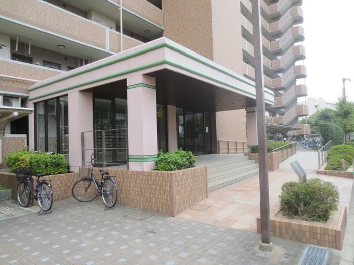 ロイヤルコート豊中壱番館の玄関