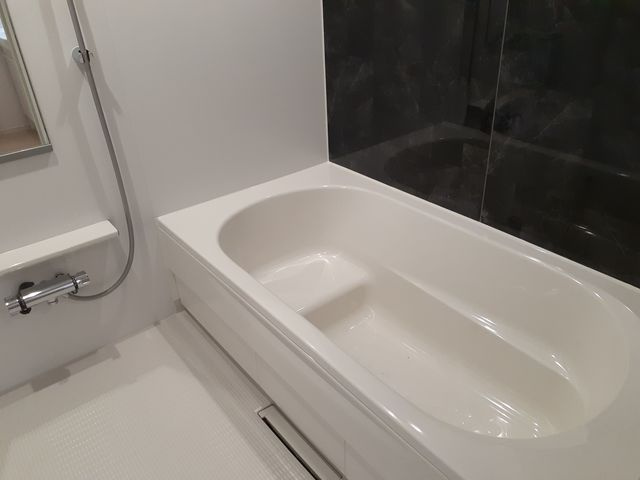 ヴィラ　ドゥ　グレーヌ梅ケ谷Cの浴室