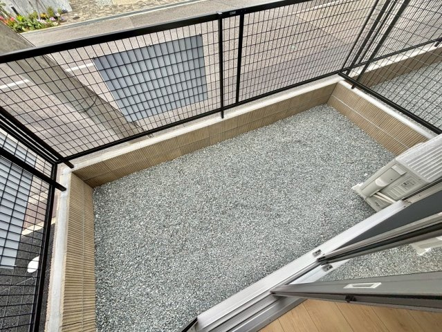 ピース北河原町A棟の庭
