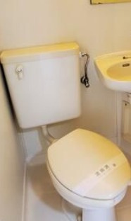 所沢市小手指町２丁目のアパートのトイレ